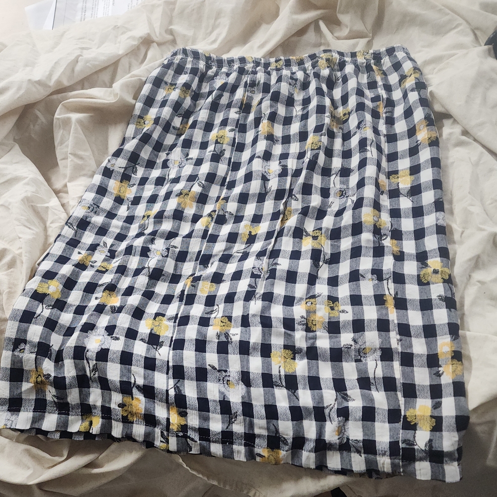 Hqnd-made 12  Black/White/Yello Pleated A-Line Knee-Length Skirt for Casual Wear
